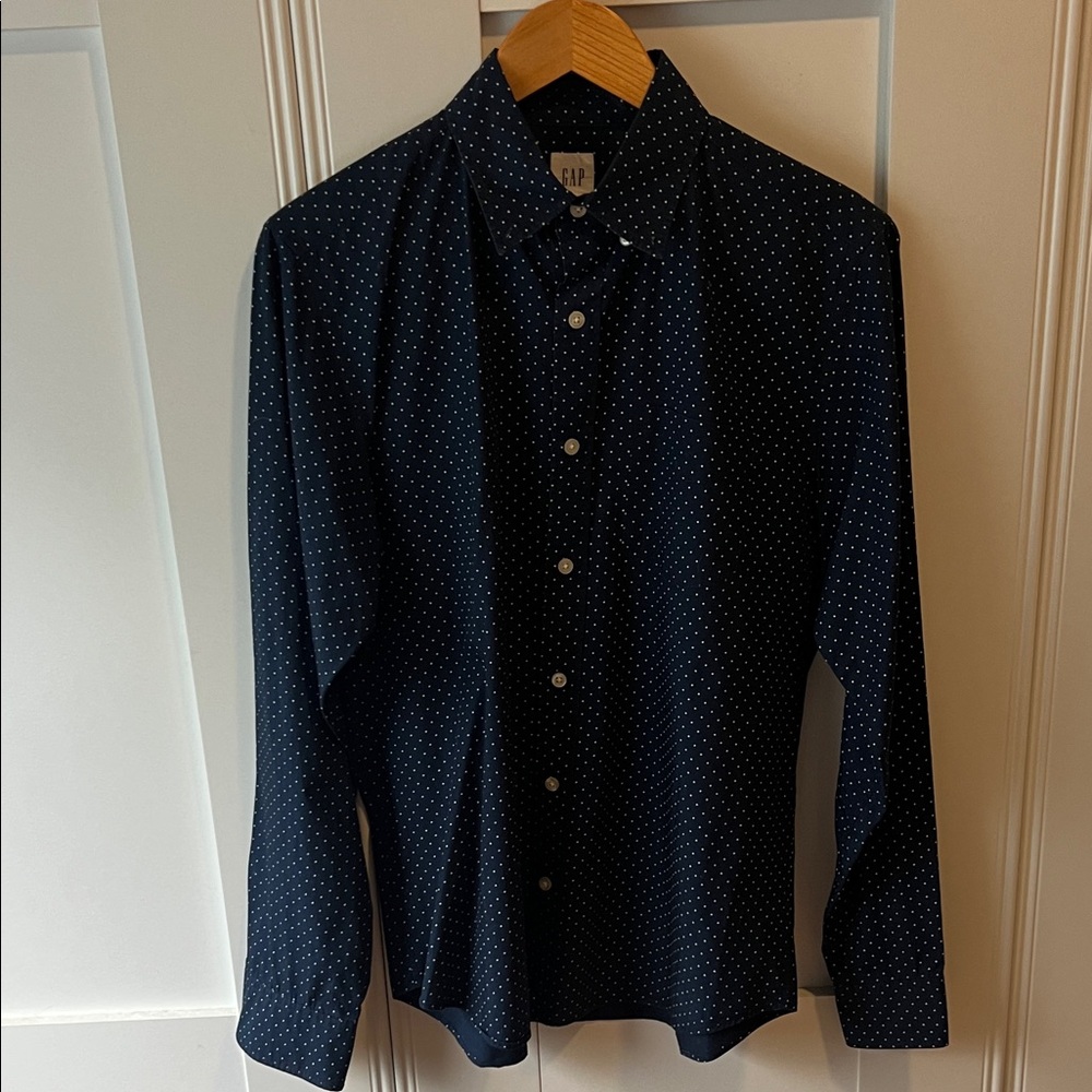 GAP Men's Dark Blue Dotted Shirt